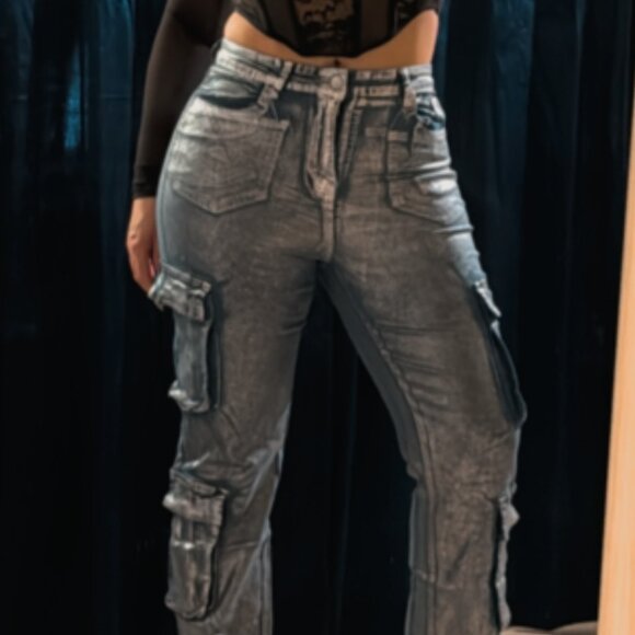 Platinum Glam Luxe Cargo Jeans - Picture 11 of 16